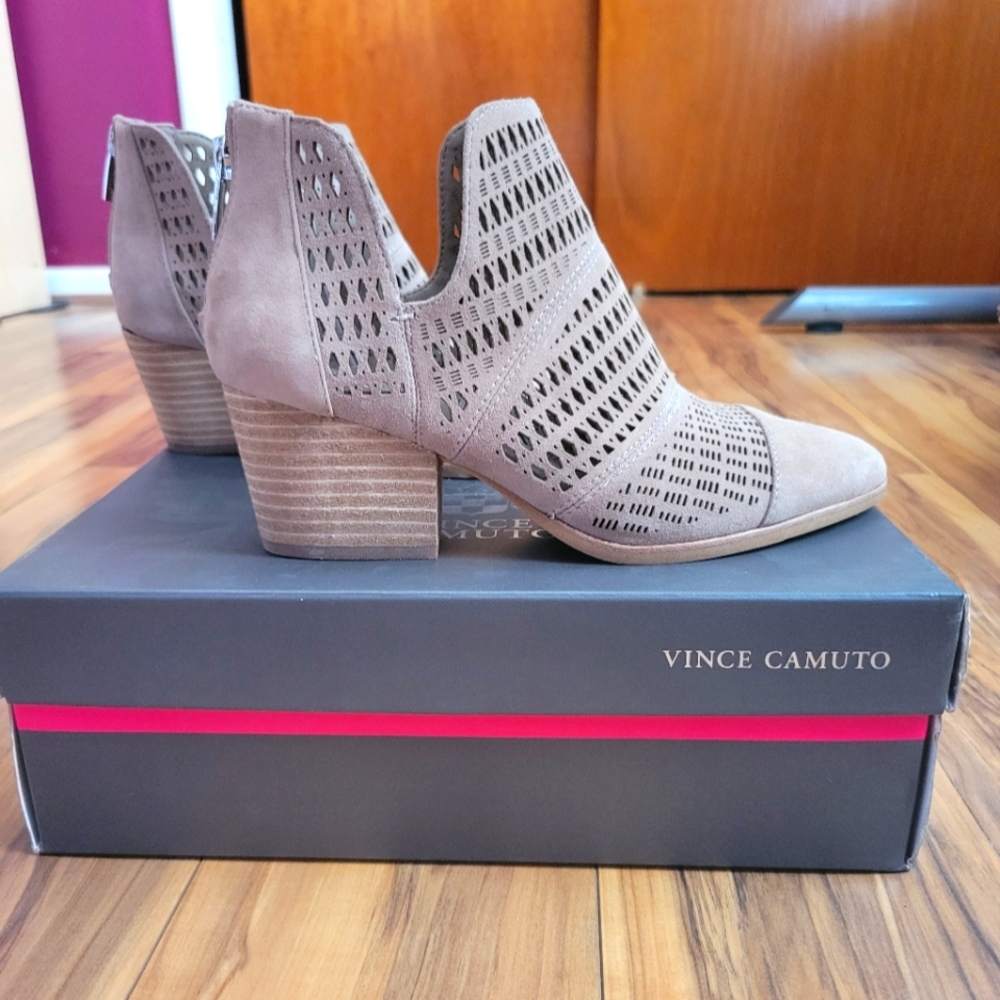 Vince Camuto Booties NWT